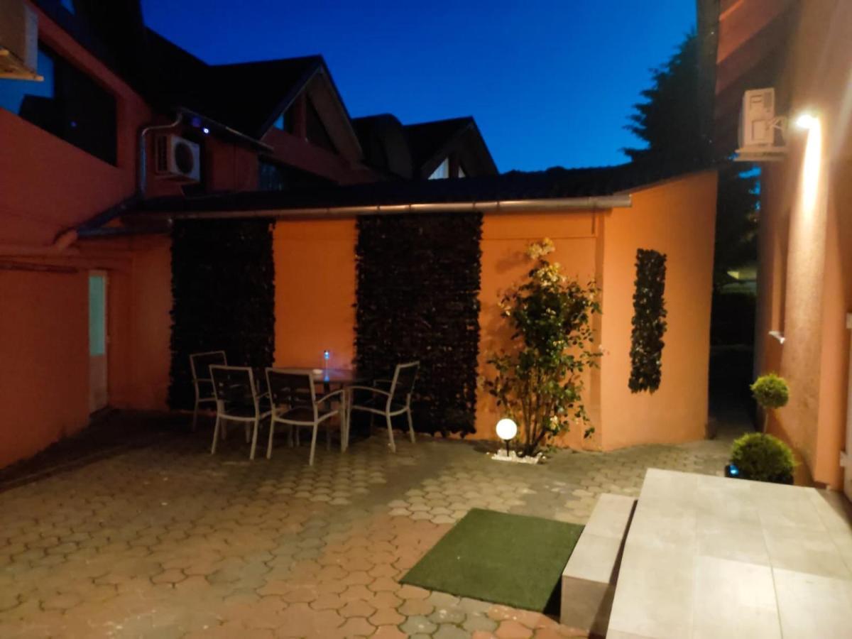 Calypso Rooms Făgăraş Exterior foto