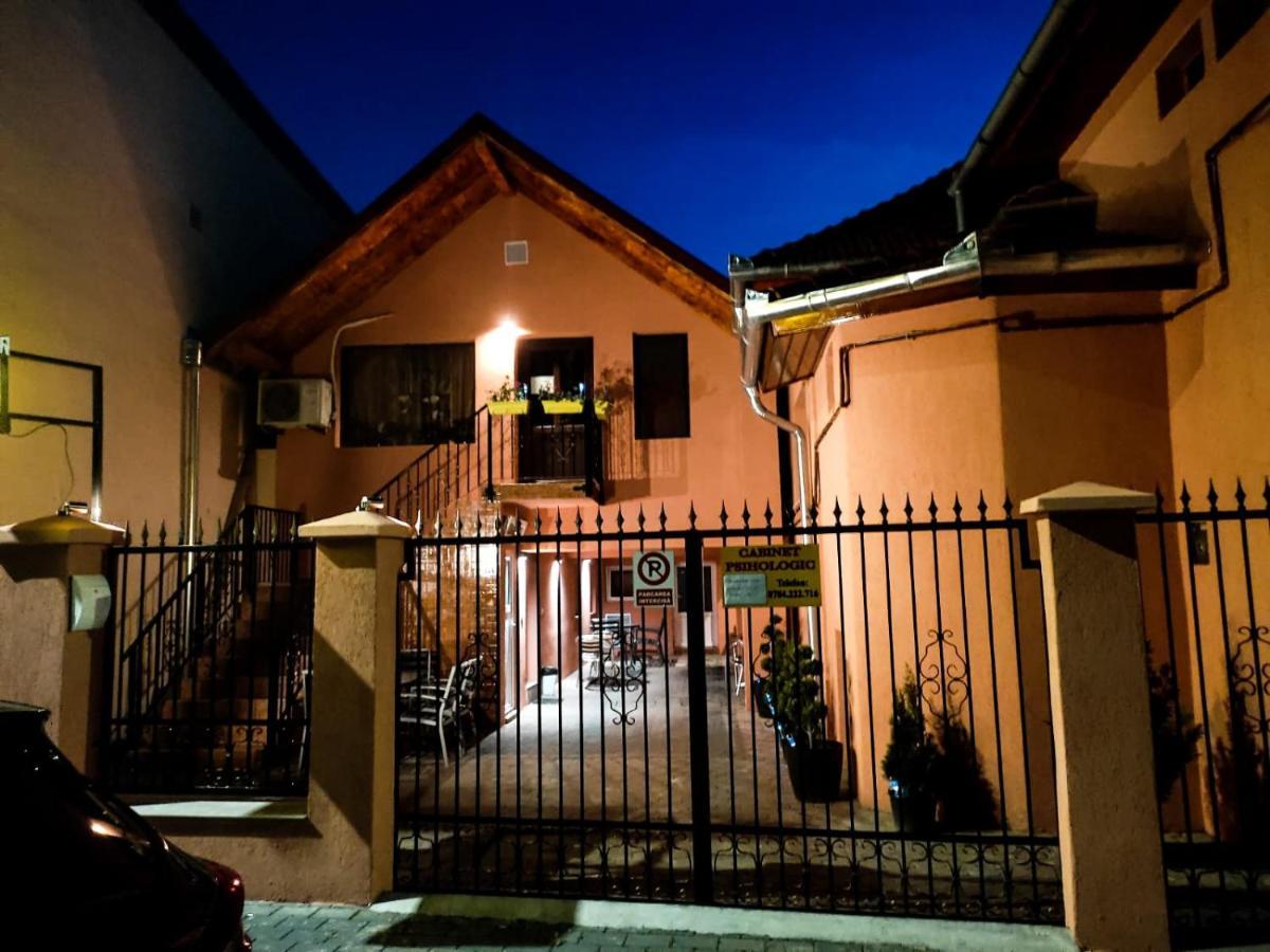 Calypso Rooms Făgăraş Exterior foto