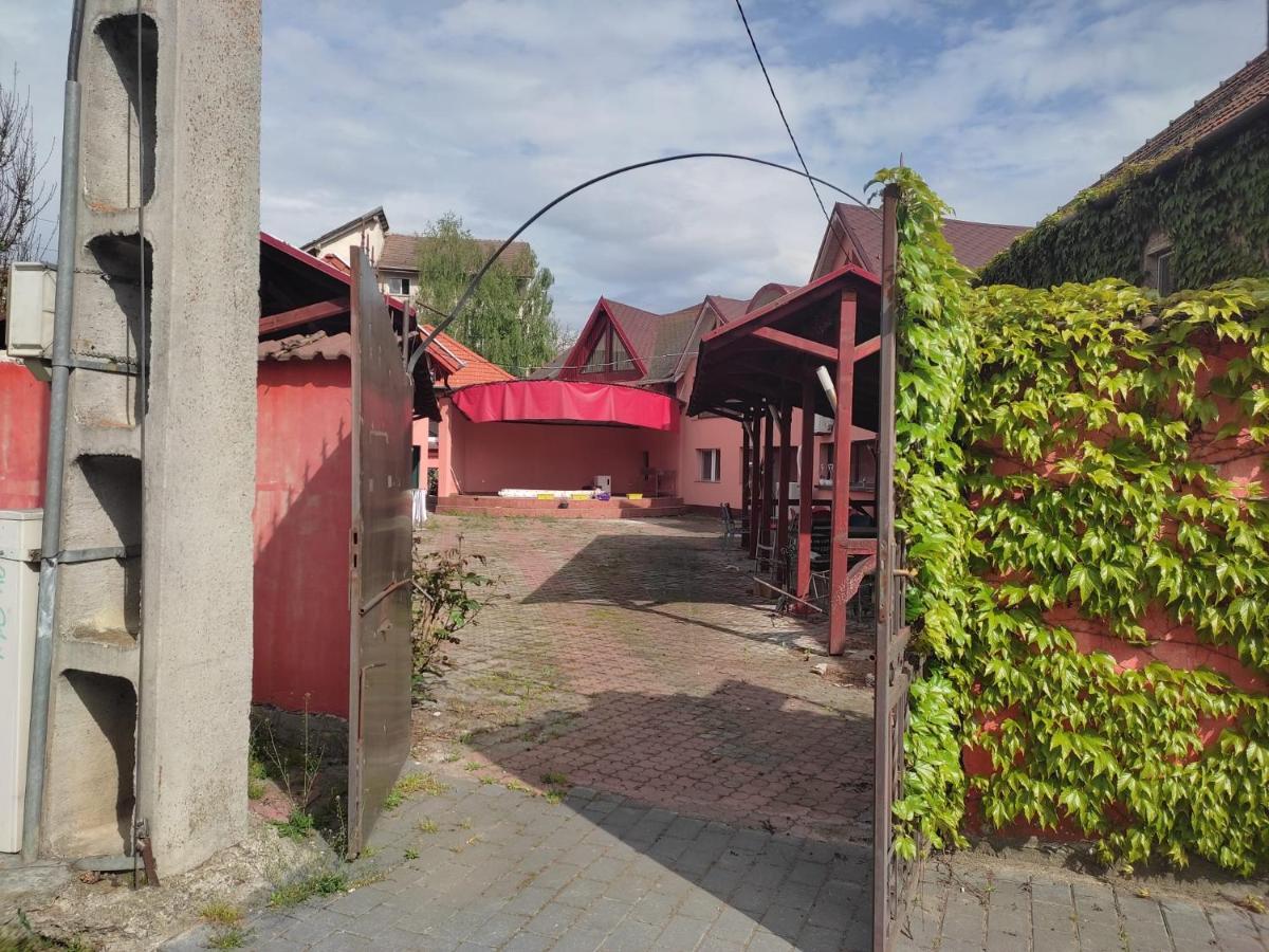 Calypso Rooms Făgăraş Exterior foto